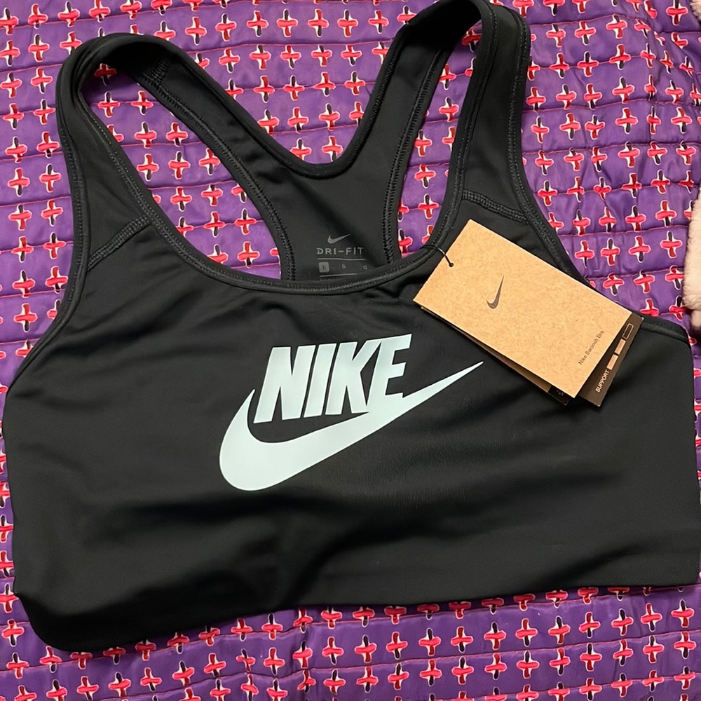 Nike sports bra large NEW with tags